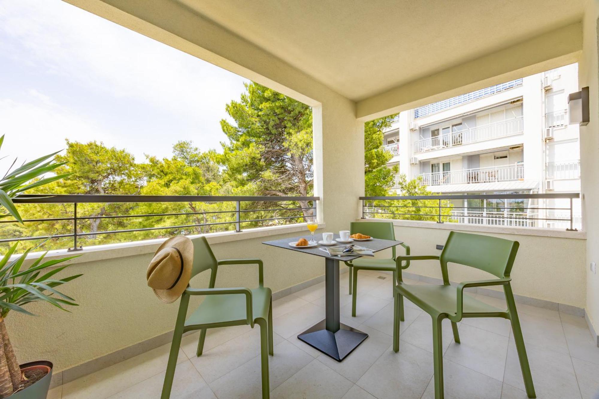 Apartment Beachfront Sunset Srzic