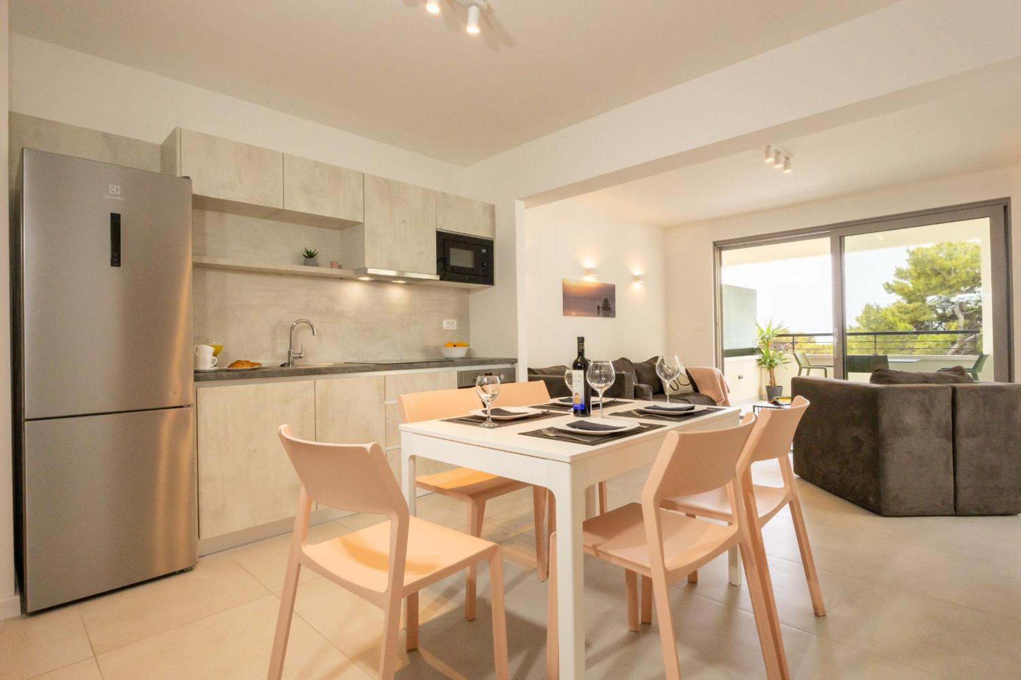 Apartment Beachfront Sunset Srzic